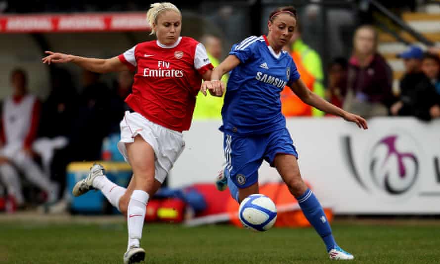 Ashlee Hincks of Chelsea (right) up against Steph Houghton of Arsenal during the inaugural FA Women’s Super League match on 13 April 2011
