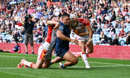 Ryan Hull scores Hull KR’s third try in their 36-4 win against Catalans.