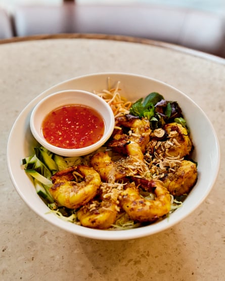 Sông Quê Phở Bar, London E1: ‘Phở terbaik di kota’ – ulasan restoran | Grace Dent tentang restoran Sông Quê Phở Bar, London E1: ‘Phở terbaik di kota’ – ulasan restoran | Grace Dent tentang restoran