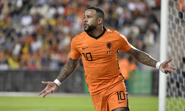 Memphis Depay puts Netherlands two goals to the good.