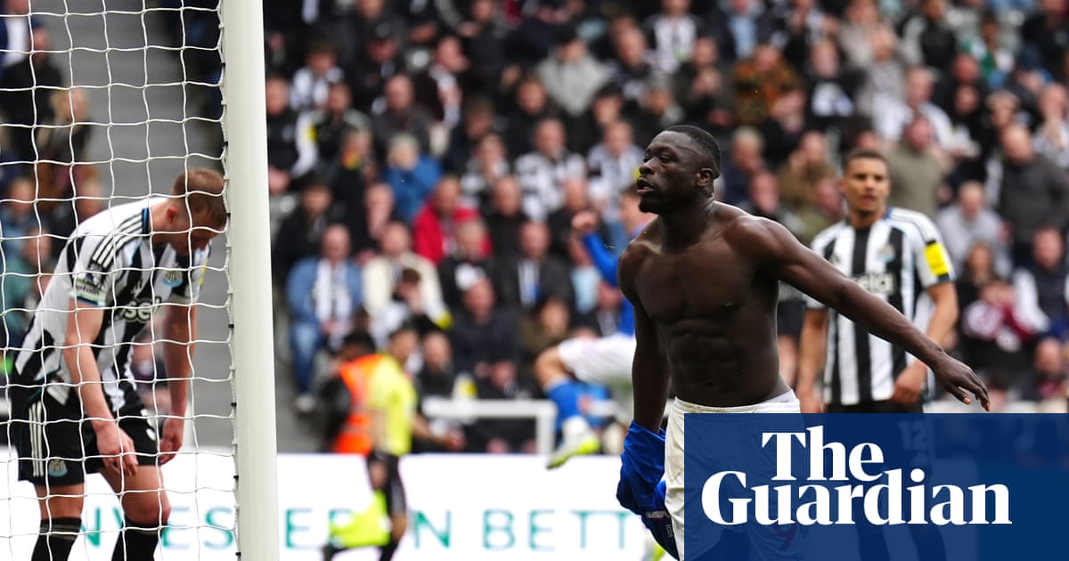 Sunderland stun Newcastle in derby as Brobbey strikes 90th-minute winner