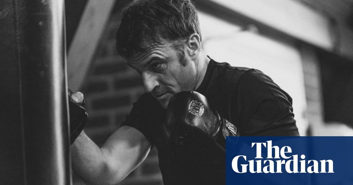 صور ماكرون وهو يمارس الملاكمة تثير الدهشة في فرنسا بعد رد الفعل العنيف ضد بوتين |  إيمانويل ماكرون