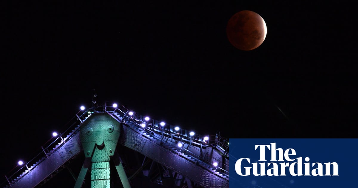 'Beaver moon' partial lunar eclipse