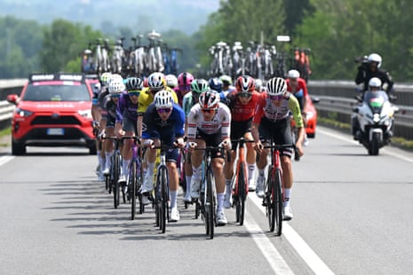 The early breakaway on the road
