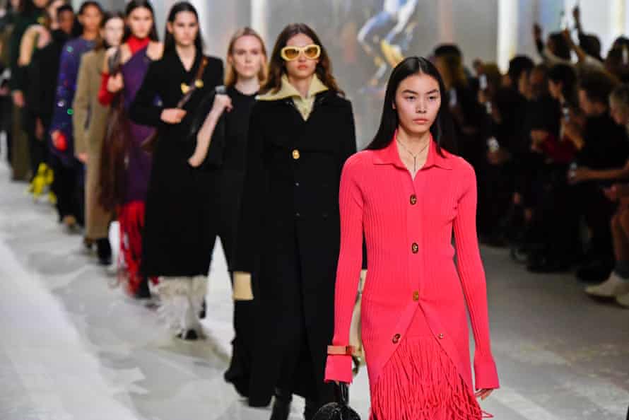 Models connected  the runway for Bottega Veneta’s AW20 collection, designed by Lee