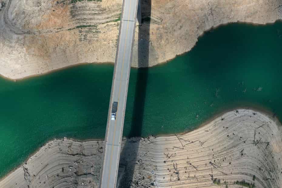 Les niveaux d'eau au lac Oroville ont chuté à 39% de la capacité.