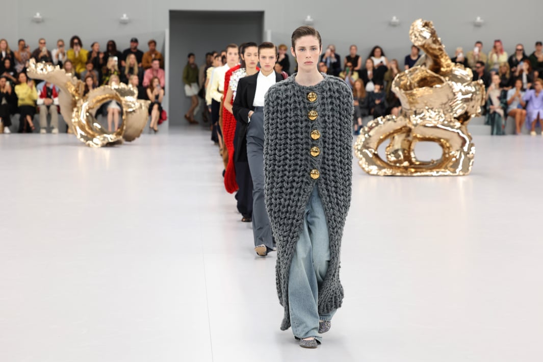construction of gender through fashion and dressing Gender-bending fashion rewrites the rules of who wears what at the Museum of Fine Arts, Boston exhibit