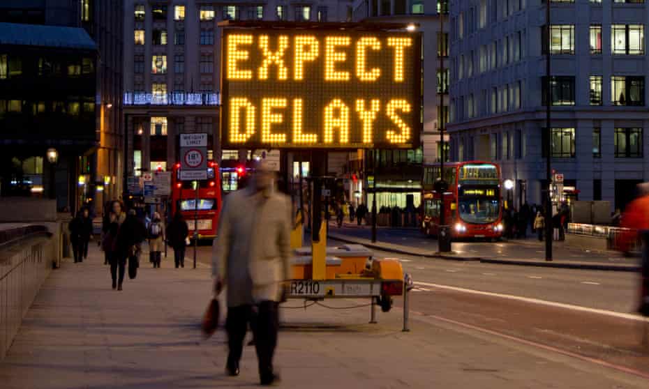 Expect delays electronic road sign