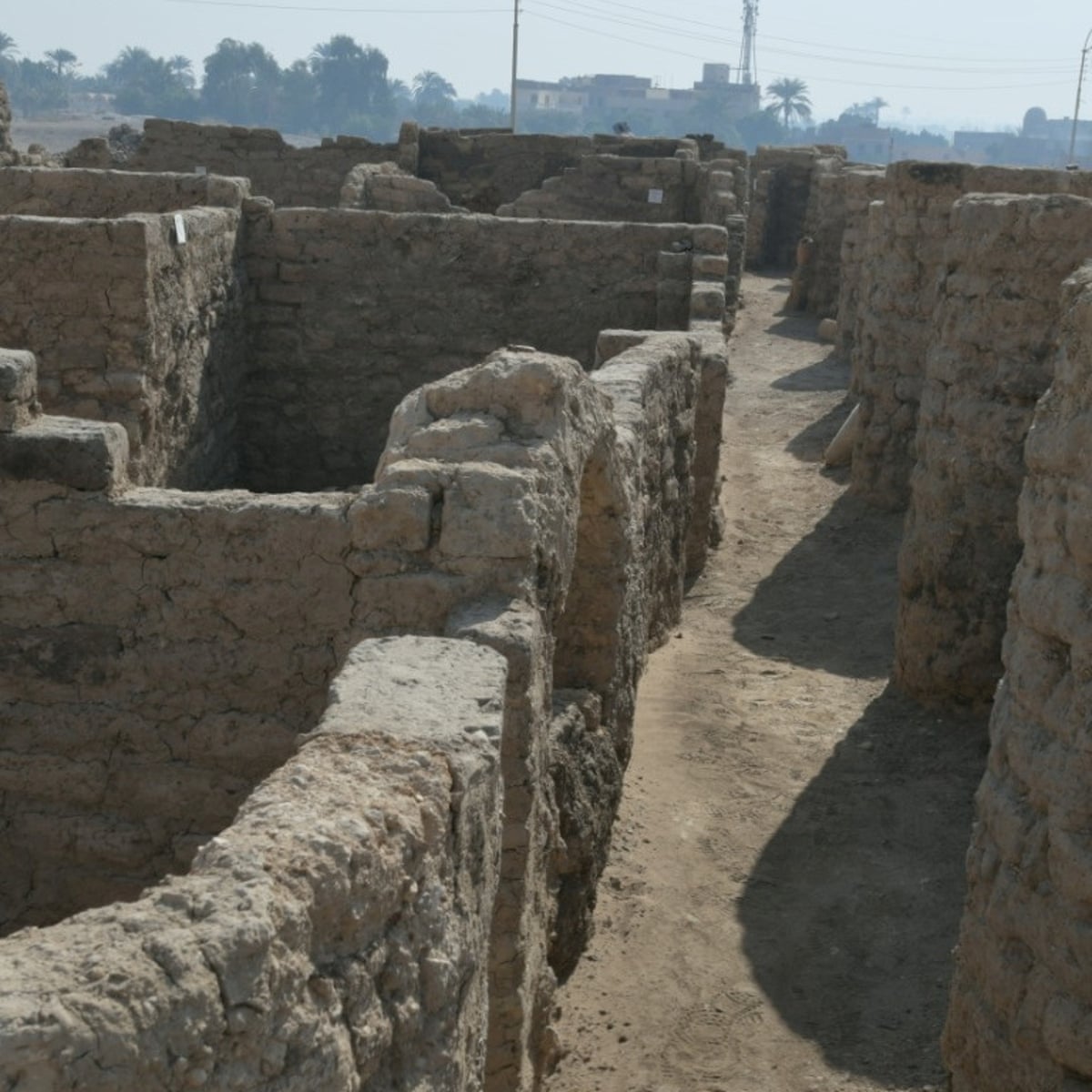 3 000 year old lost golden city of ancient egypt discovered egypt the guardian