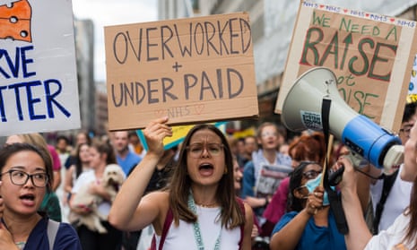 Doctors protest against pay cuts in London