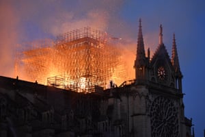 The Notre Dame cathedral has been in flames since the beginning of the evening in Paris.