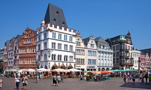 Ratskeller restaurant and historic houses, Trier