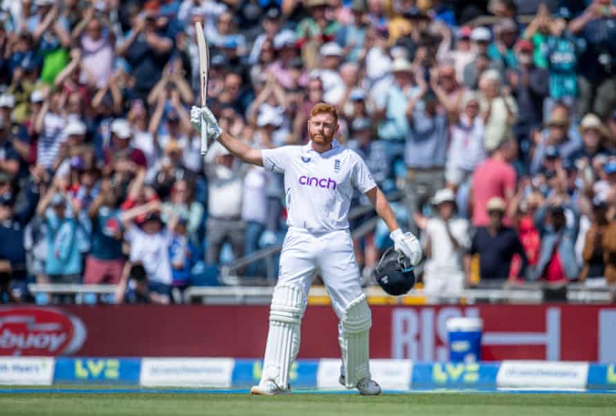 Bairstow thanks the fans and supporters as he leaves the field after making 162.