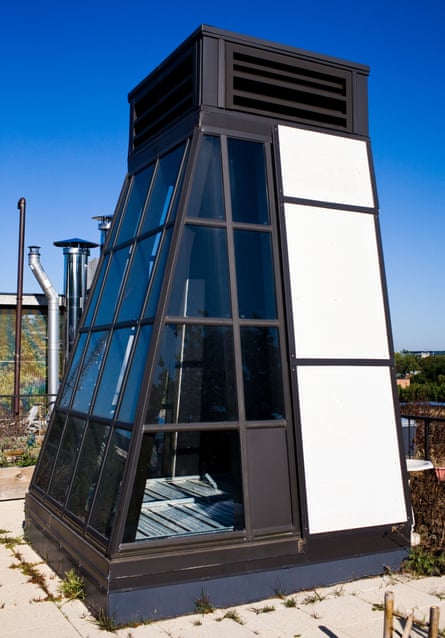 BLACKSWANS | GREENSHOOTS » Green Roofs and Solar Chimneys Are Here