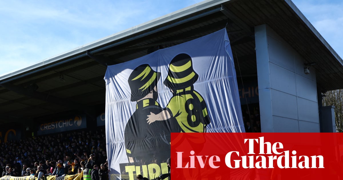 FA Cup Fourth Round Sees Groundman’s ‘Crochet’ Net Repair Interrupted by Anti-Sullivan & Brady Aerial Protest FA Cup Fourth Round Sees Groundman’s ‘Crochet’ Net Repair Interrupted by Anti-Sullivan & Brady Aerial Protest
