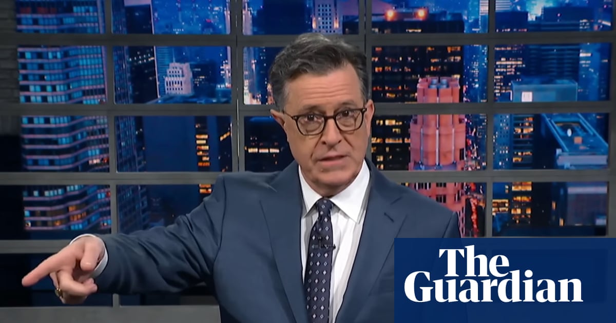 Stephen Colbert sobre los archivos de Trump contra Epstein: “Una pelea con uñas y tobillos” Stephen Colbert sobre los archivos de Trump contra Epstein: “Una pelea con uñas y tobillos”