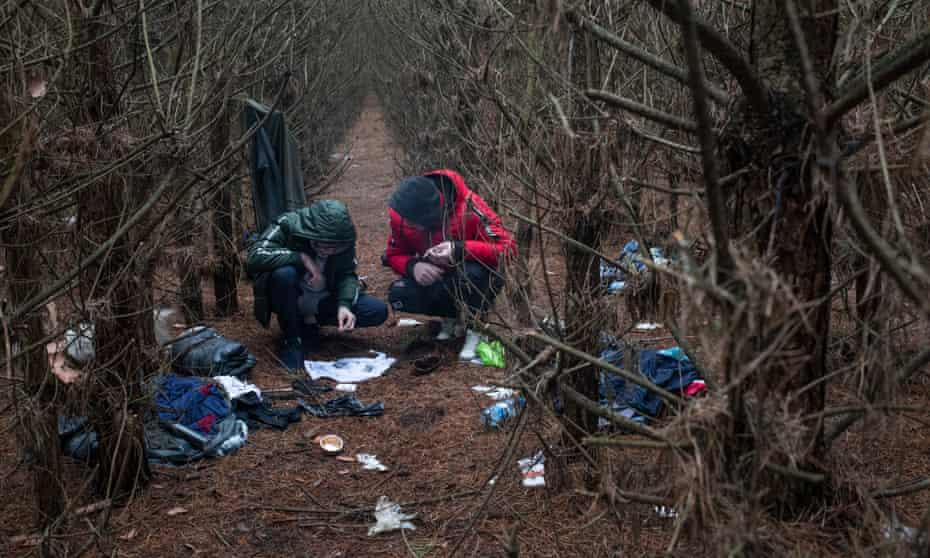 Jakub and a volunteer tracked signs of someone trying to cross the border