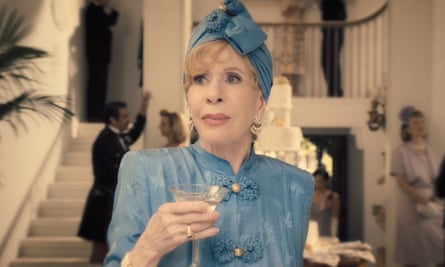 Carol Burnett in Palm Royale.