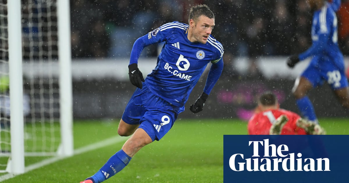 Jamie Vardy inspires late comeback as Leicester draw with Brighton Jamie Vardy inspires late comeback as Leicester draw with Brighton