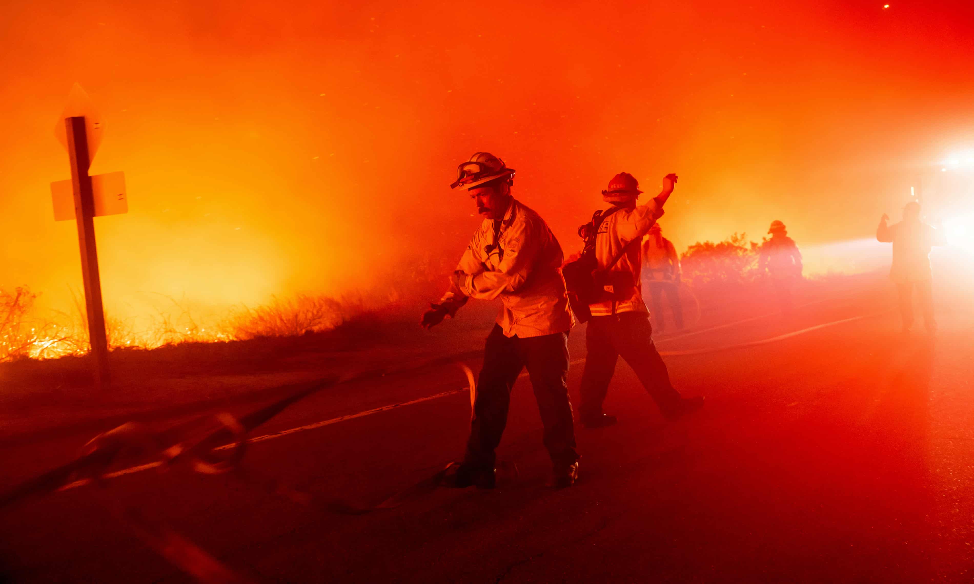 California prepares for possible new fires as winds create conditions for ‘explosive growth’ (theguardian.com)