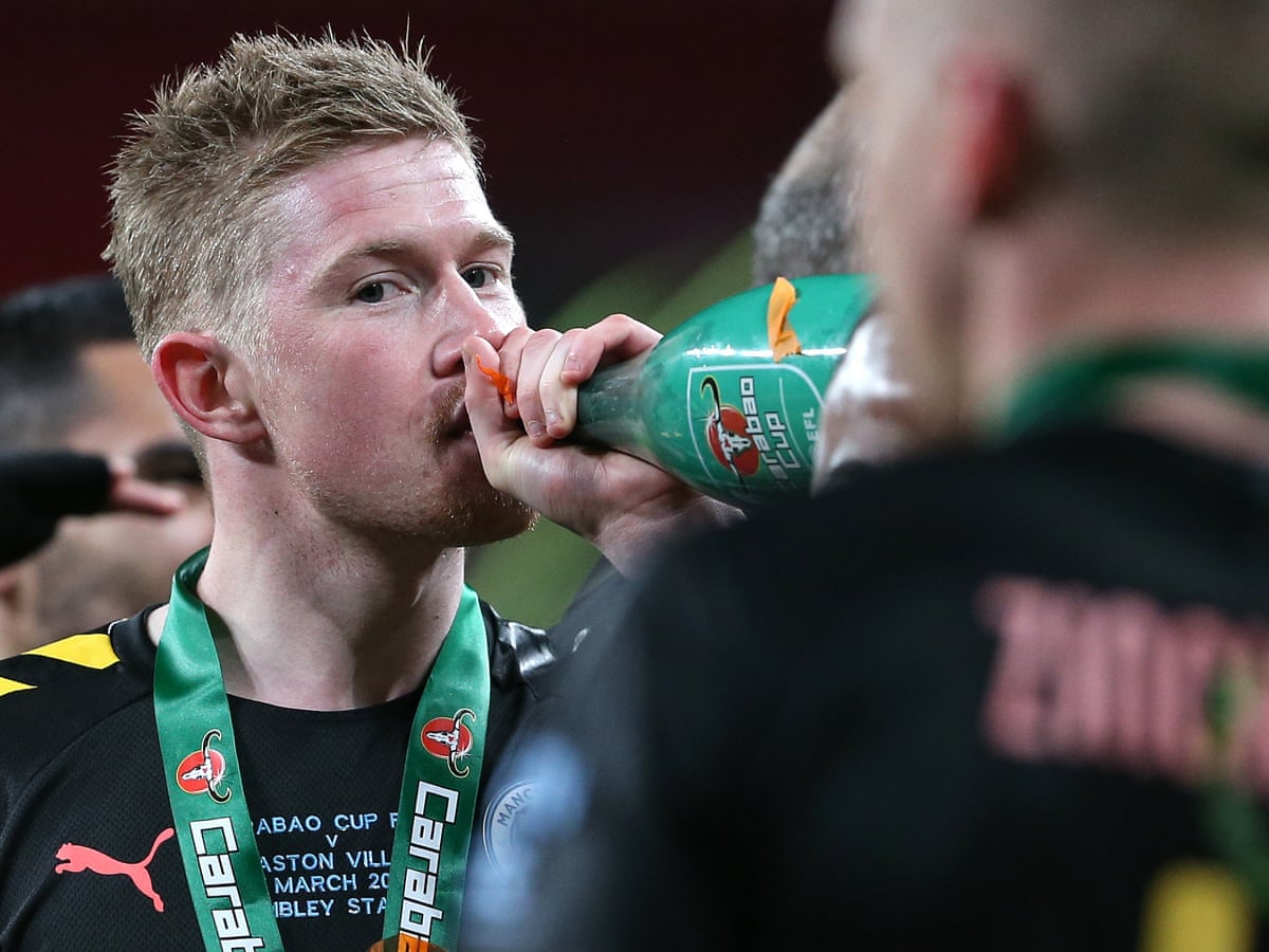 Kevin De Bruyne To Have Test On Injured Shoulder Before Derby At Old Trafford Manchester City The Guardian