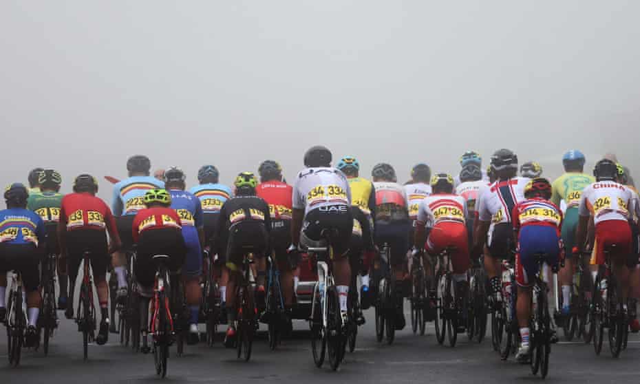 The cycling road races took place on Thursday in heavy rain at the Fuji International Speedway.