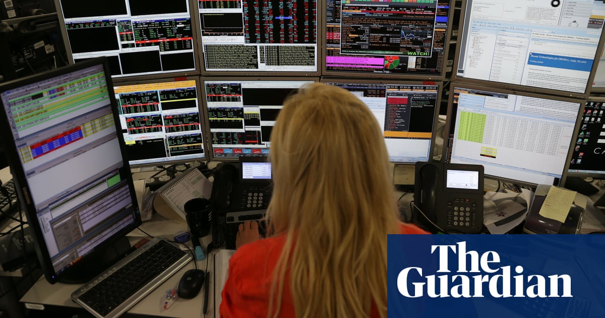 FTSE 100 returns to pre-pandemic level as investors’ Omicron fears ease