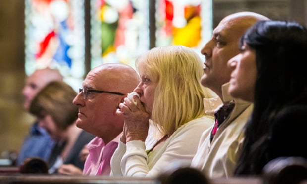 Mourners at memorial service for Jo Cox