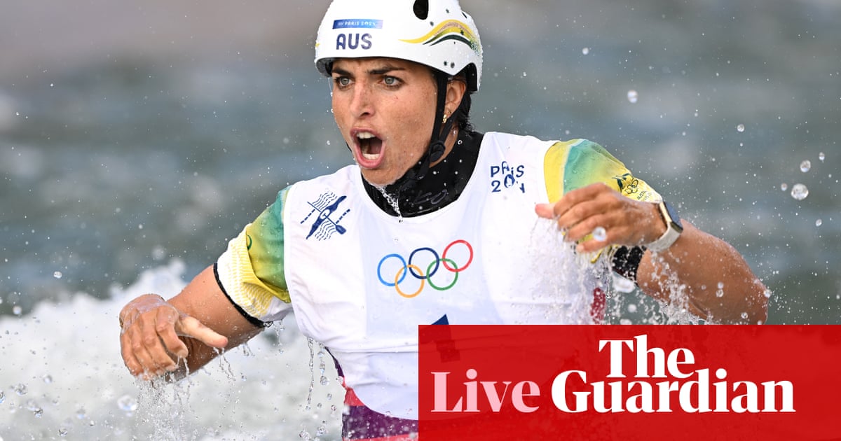 Fox wins kayak gold