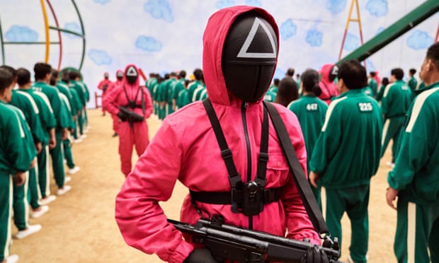 넷플릭스 94개 지역 1위를 기록한 오징어 게임의 한 장면.