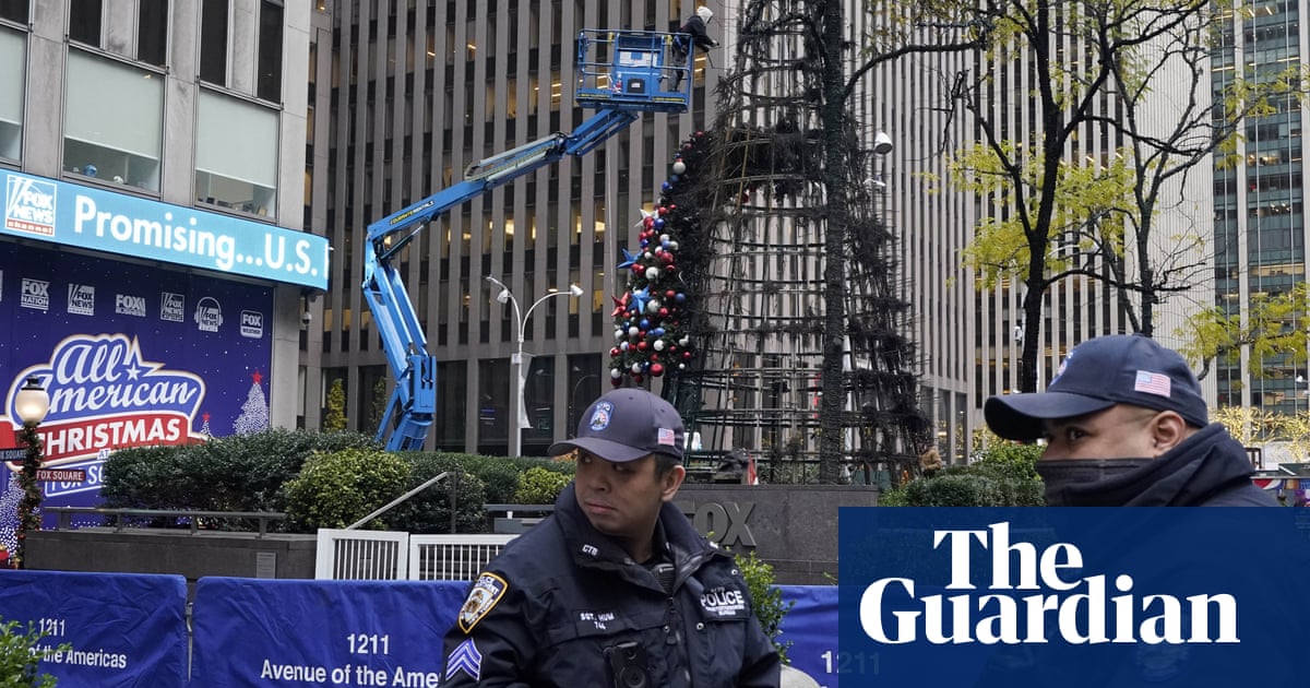 Man charged with arson for burning down Fox News Christmas tree