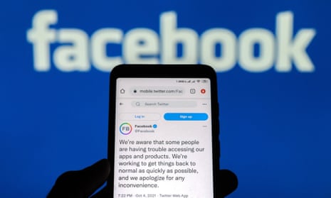 phone shows facebook message saying it's down