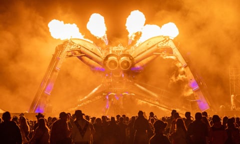 Kendrick, Diana and a fire-breathing spider: Sunday at Glastonbury – in ...