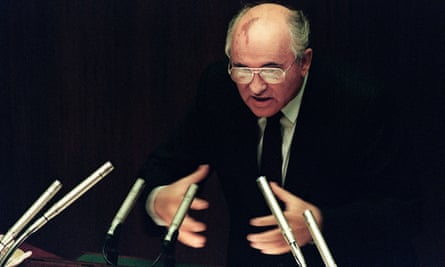 Gorbachev at an extraordinary session of the Supreme Soviet in Moscow in 1991.