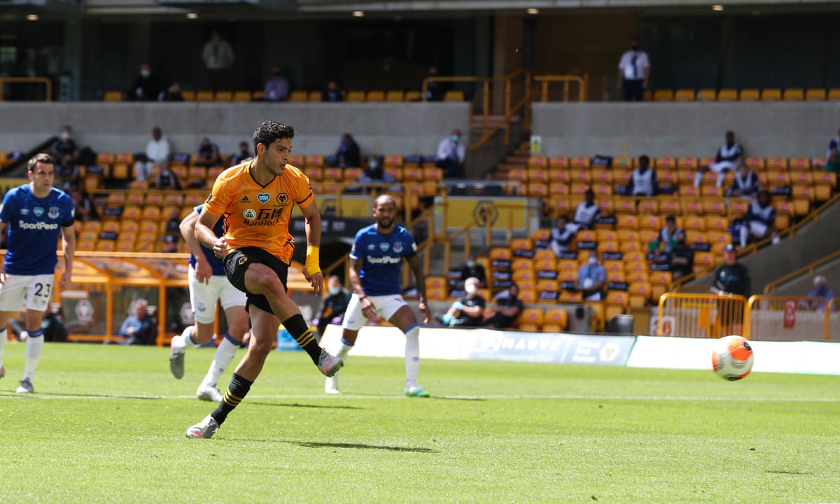 Raul Jimenez Boosts Wolves European Hopes And Sinks Sorry Everton Premier League The Guardian