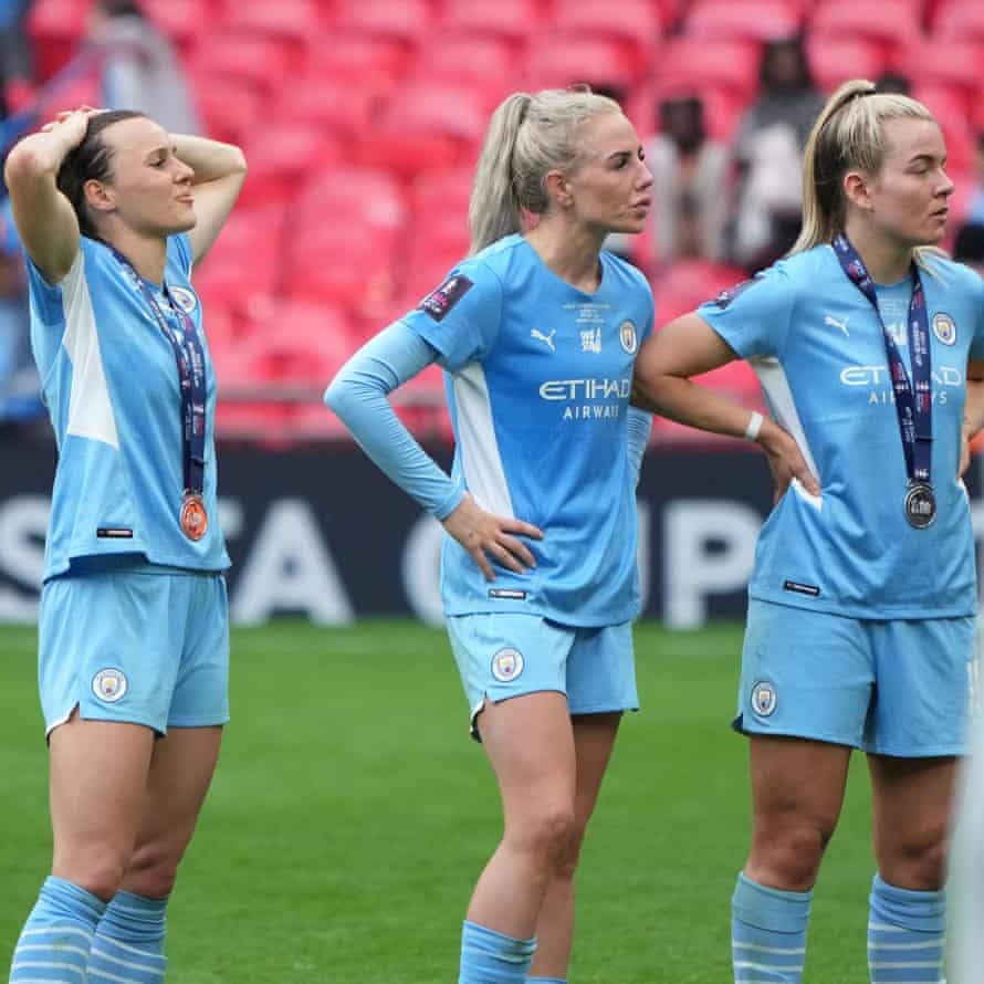 Manchester City players look dejected