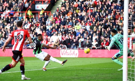 Danny Welbeck scores Brighton’s second against Sheffield United