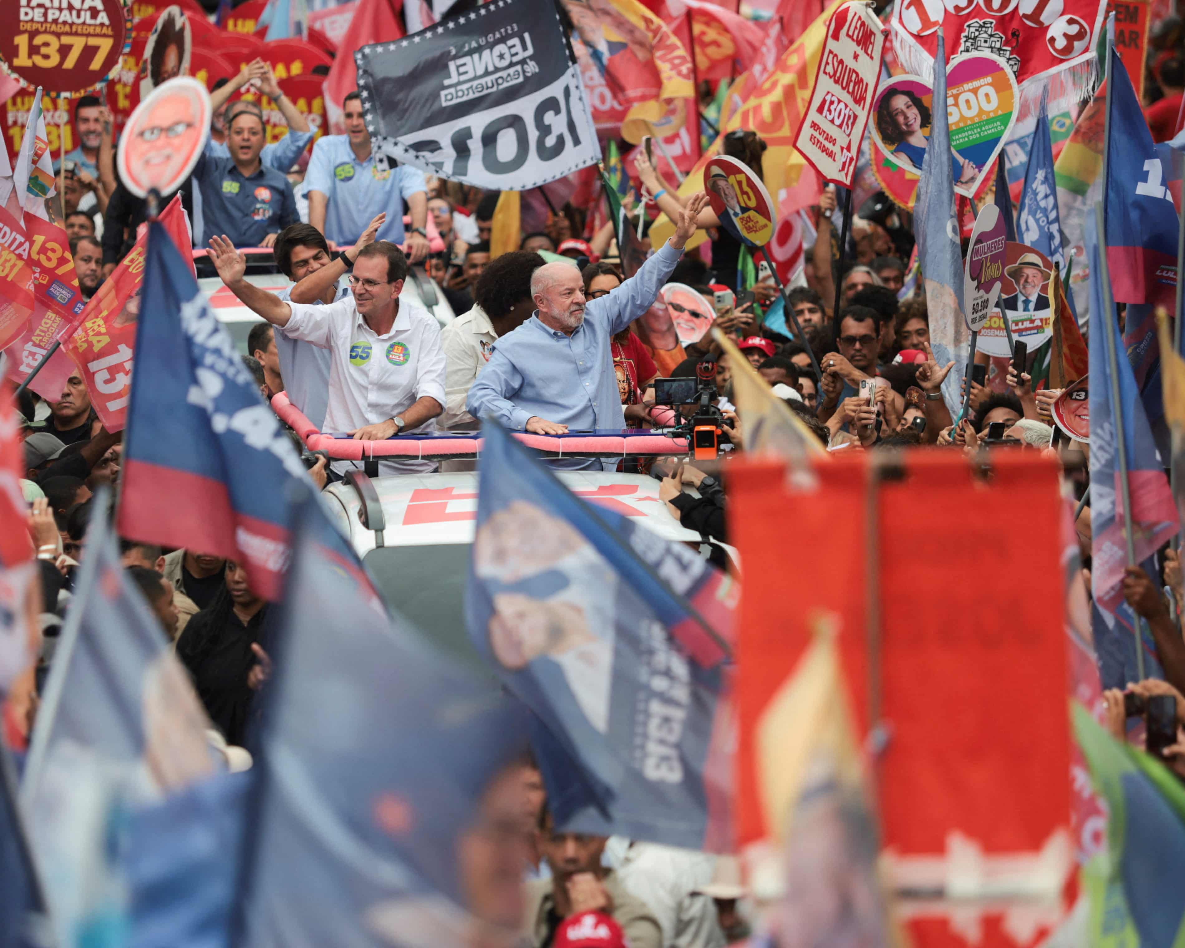 Photo: The Guardian Brazil holds presidential election with Lula and Flávio Bolsonaro
