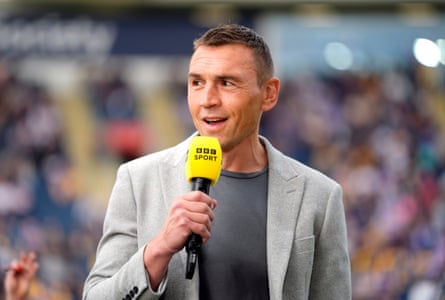Friend of Rob Burrow and former Leeds player Kevin Sinfield addresses the crowd at half-time.