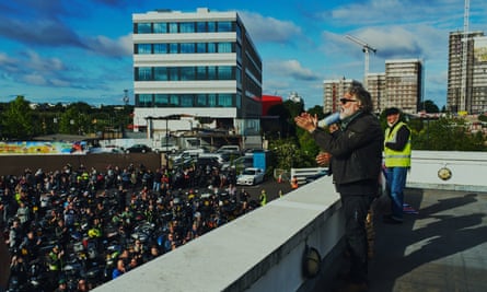 Start your engines: Si King addresses a huge memorial ride of bikers.