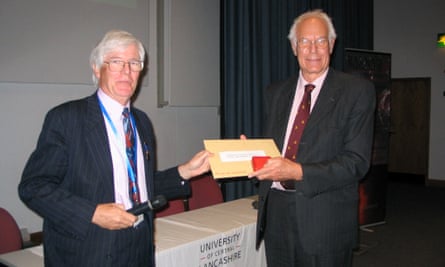 Nigel Weiss, right, receiving the Gold Medal of the Royal Astronomical Society from Michael Rowan-Robinson in 2007