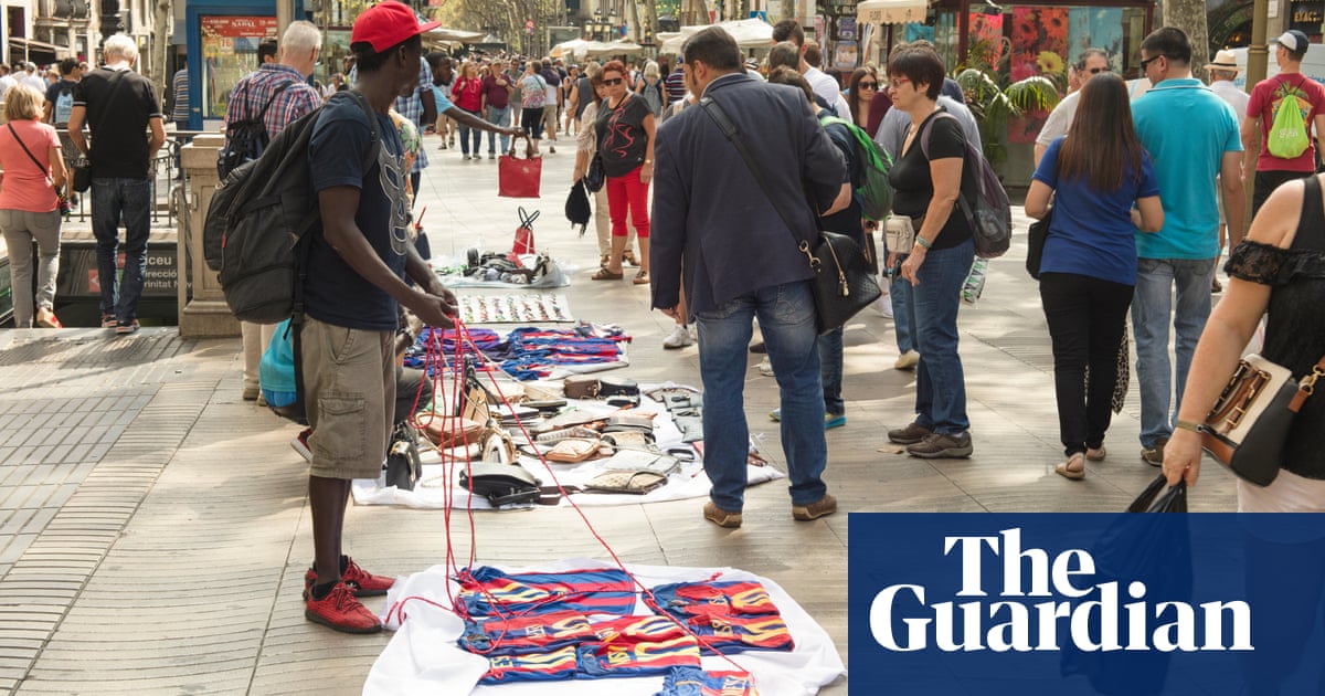 row format auto height about vendors 'It's street up in Spain's racism' caught row format auto height about vendors 'It's street up in Spain's racism' caught