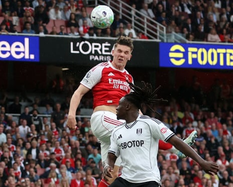 Viktor Gyökeres heads home to score his second, and Arsenal’s third, against Fulham.