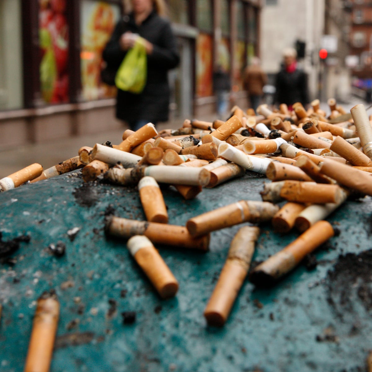 5 reasons to ban smoking in public places