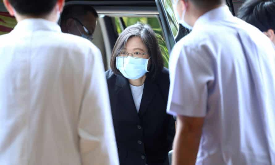 Taiwan President Tsai Ing-wen arrives at Hualien hospital a day after a deadly train derailment in a tunnel north of Hualien.