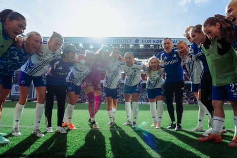 FC Copenhagen Women huddle before their match against Brøndby earlier this month