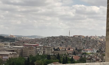 Syrian Refugees in Turkey: The Complex Decision to Return Home After Assad's Fall