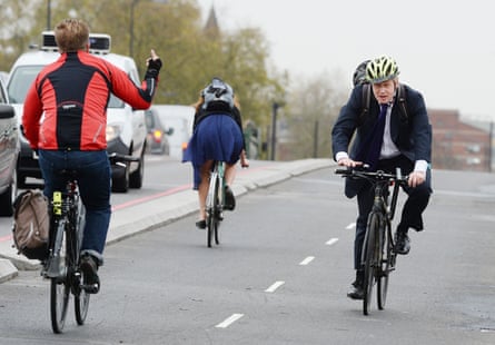 Former London mayor Boris Johnson meets one obvious dissenter as he cycles across Vauxhall Bridge.