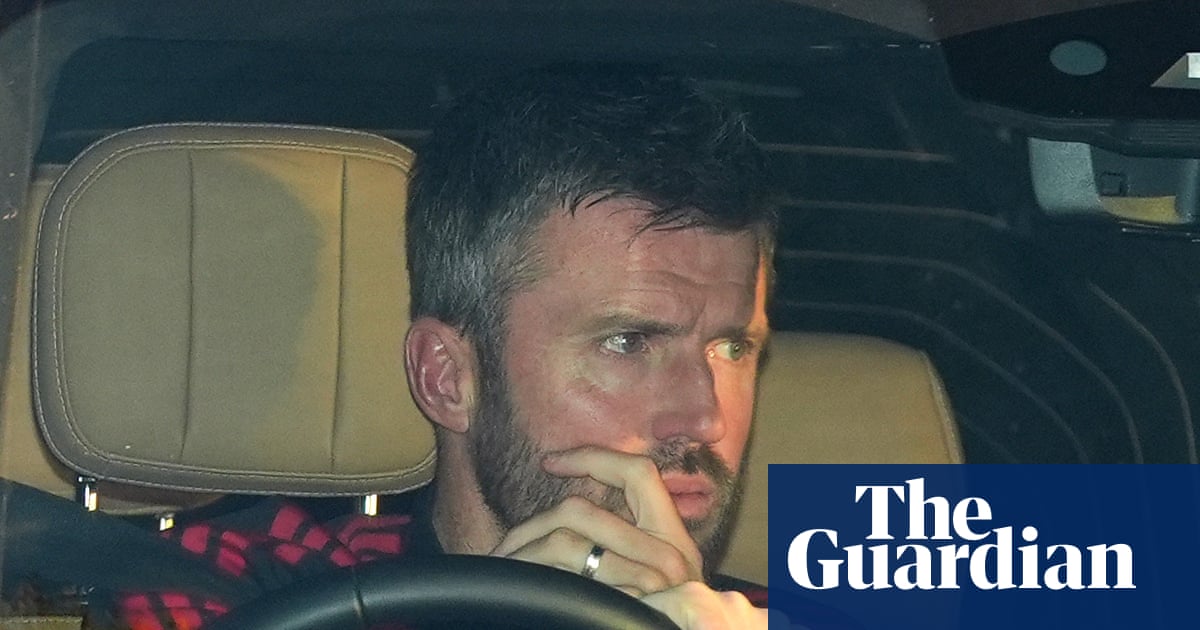 Carrick given chance to save job as he stays for Manchester United’s game at Chelsea