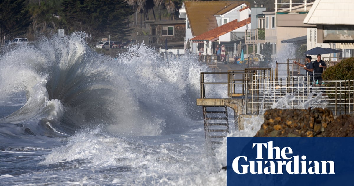 Eight people taken to hospital as waves up to 30ft high pound California coast - The Guardian US